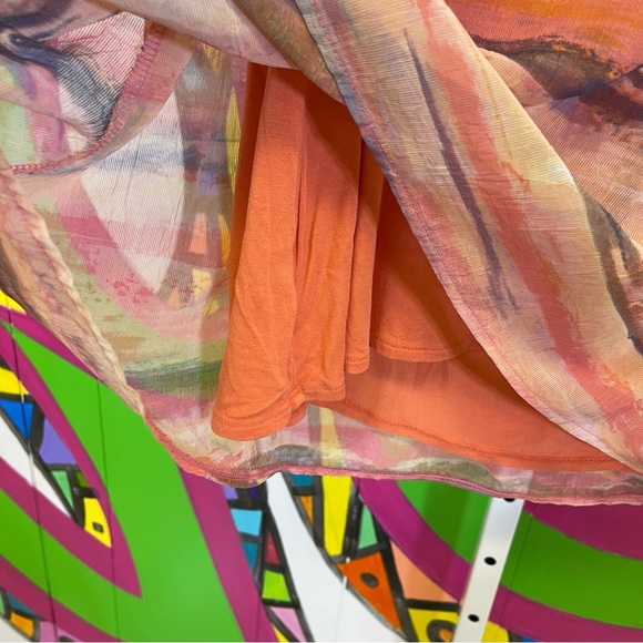 Liz Lange Maternity. Pretty Flowy Tank Top. Size Medium. In excellent condition! - Picture 6 of 6